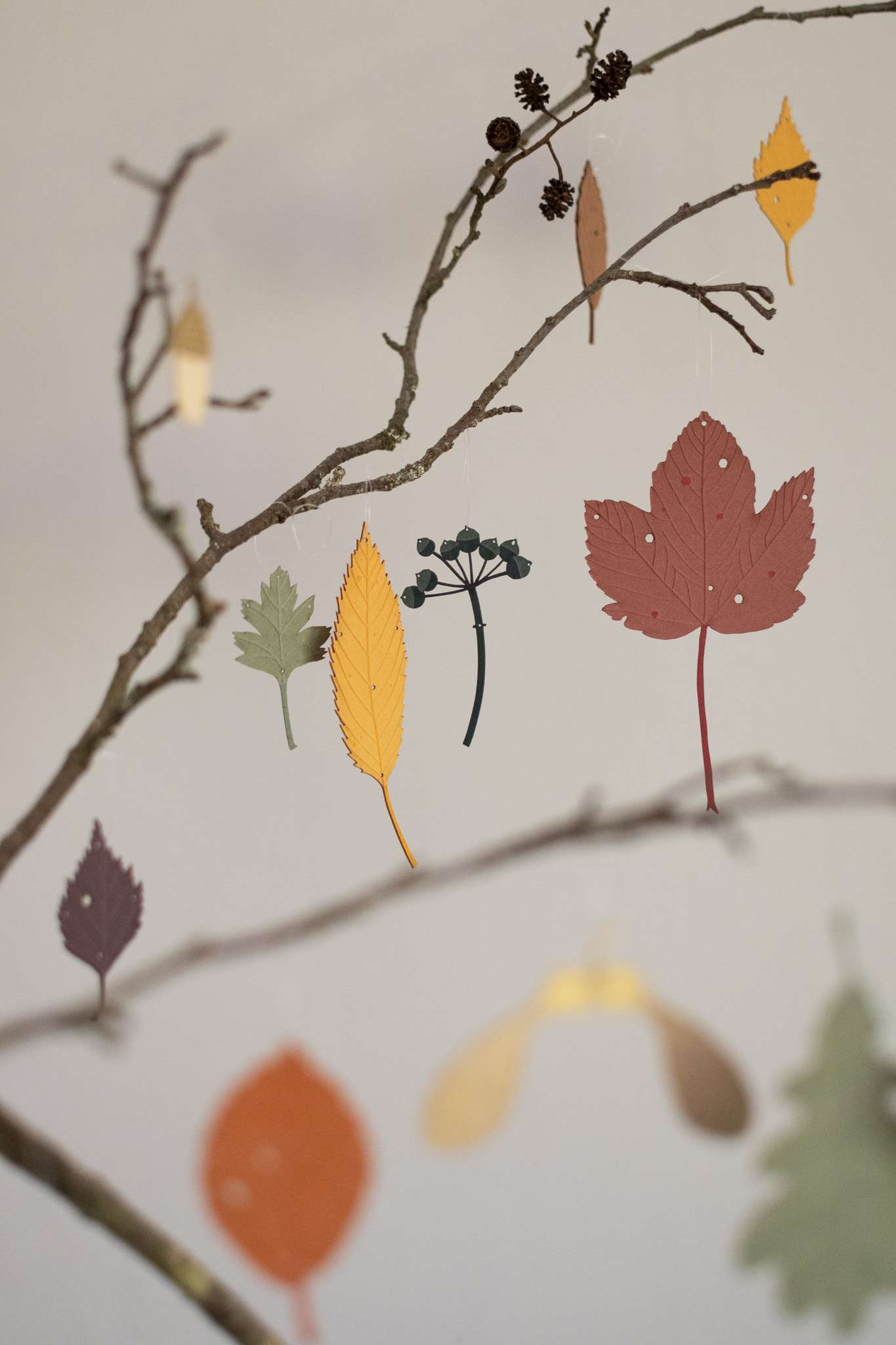 autumn leaves set of 15 hanging alt