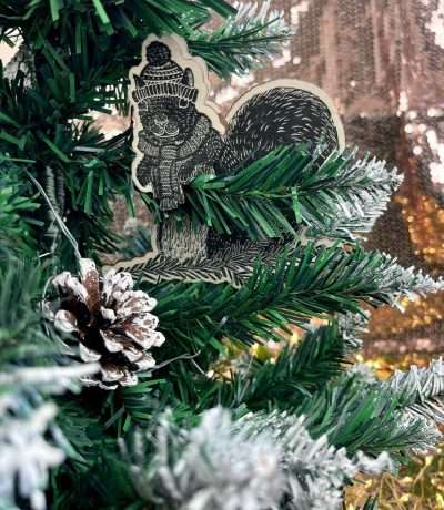 earl squirrel on tree