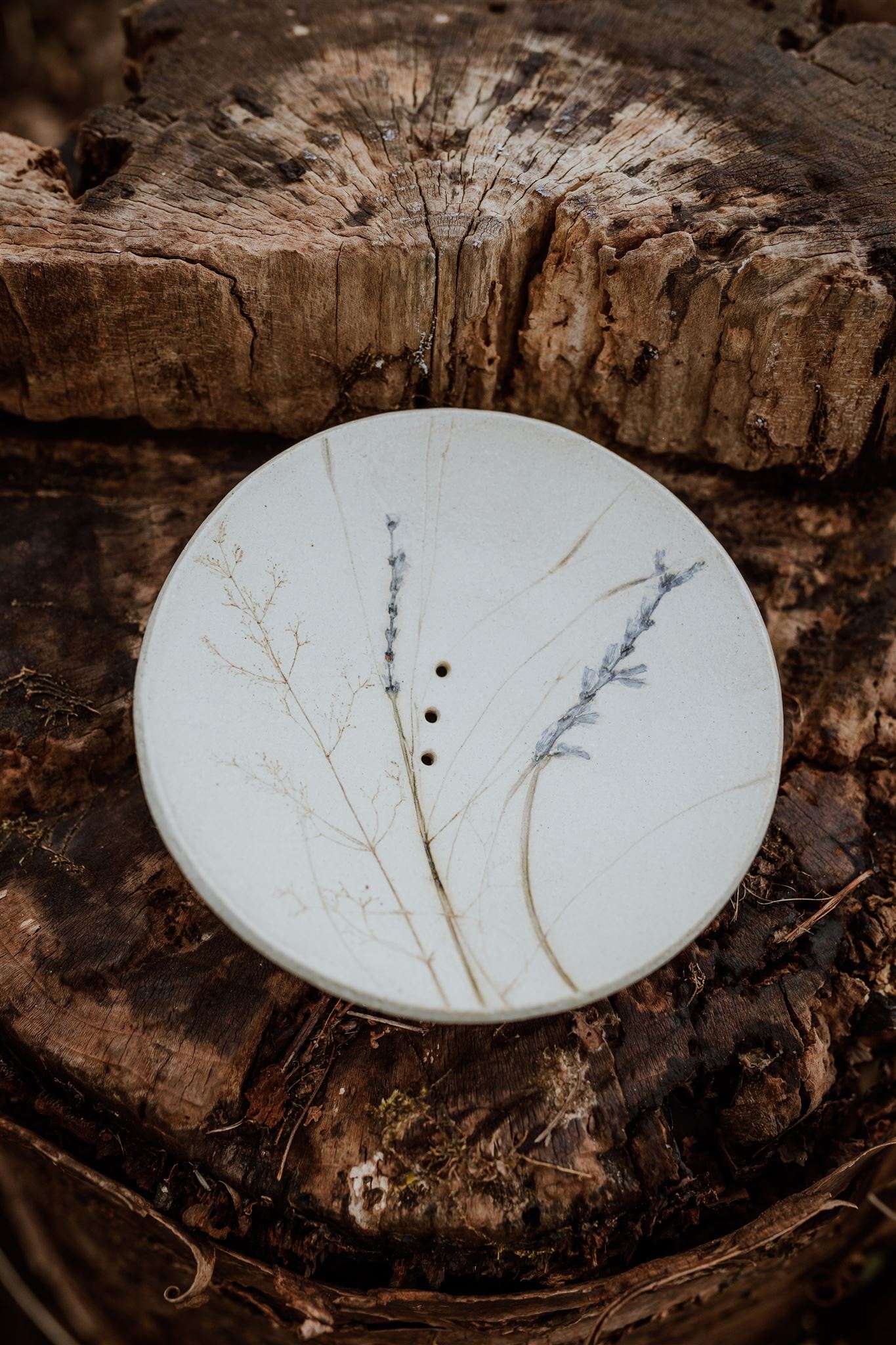 Helen Chuter lavender and grass soap dish