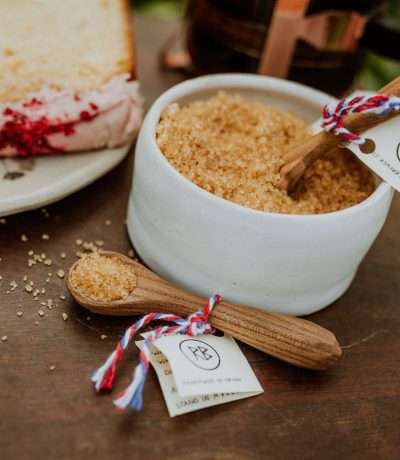 salt and sugar wooden scoops