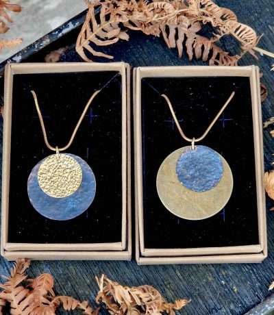 viv sun necklaces duo shot